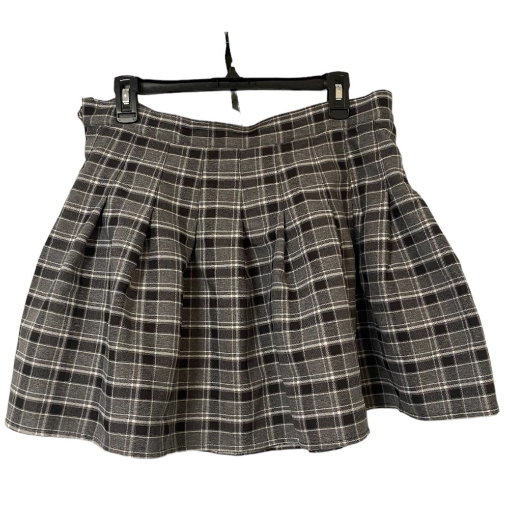 academia grey plaid skirt 🩶